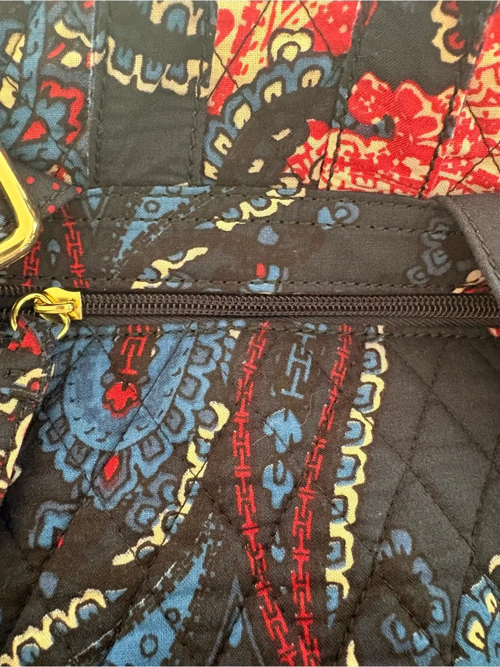 Tommy Hilfiger compact quilted